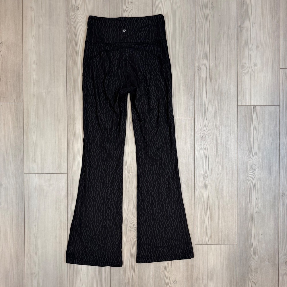 Lululemon Groove Super High Rise Flared Pants Black Geometric Pattern Size 8